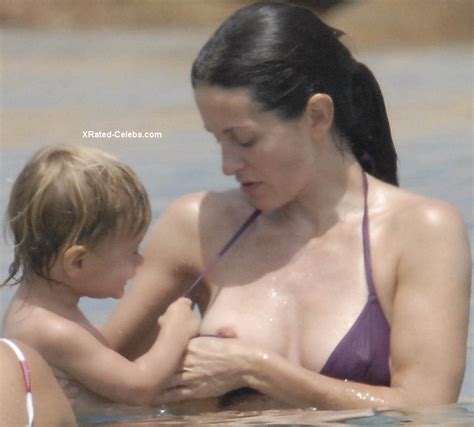 courteney cox nude hairy pussy
