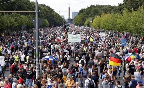 germany protest  thousands  people protest  berlin