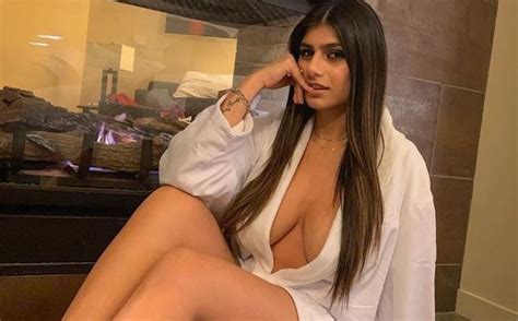 mia khalifa made £10k in porn career despite being major pornhub star metro news