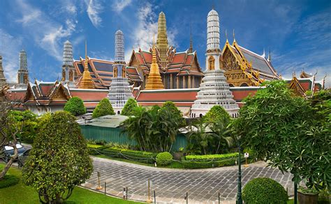 wat phra kaeo  grand palais  bangkok en thailande visite