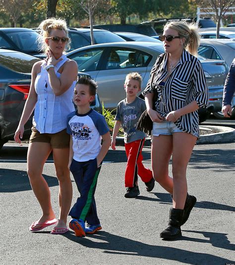 Britney Spears Jamie Lynn Spears Go Shopping With