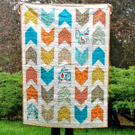 pow wow baby quilt twelve bees quilting  square triangles
