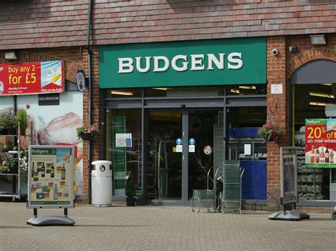 budgens stores closures list   branches shutting