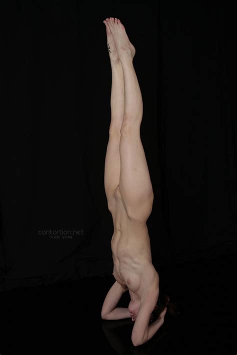 yoga sex pics on which beautiful nude yoga teacher poses nude yoga