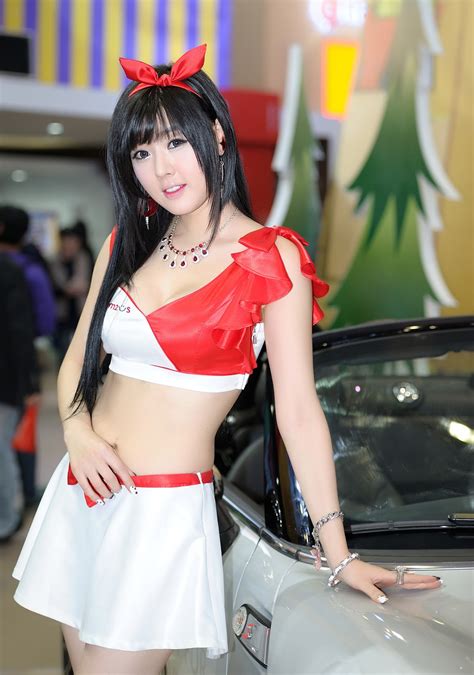 sexy korean race queen hwang mi hee looking sexy at carshow at tokyo teenies free japanese porn pics