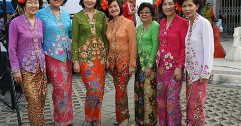 singapore ஐ traditional clothing ஐ pinterest kebaya baju kurung and kebayas