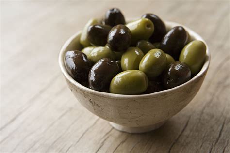 green  black olive varieties  types