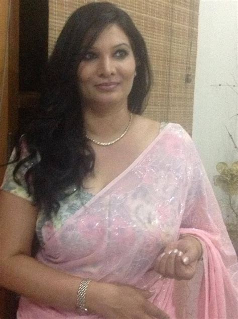 pin by jhon walter on indian aunties indian aunty indian beauty sexy