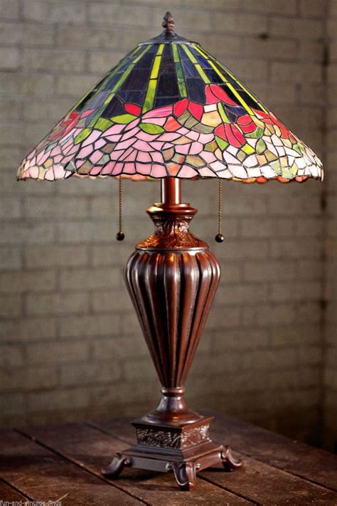 vintage traditional style stained glass tiffany table lamp floral tulip