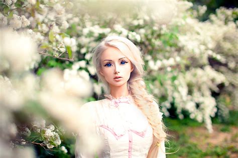 ‘human Barbie’ Youtuber Addresses Controversial ‘living