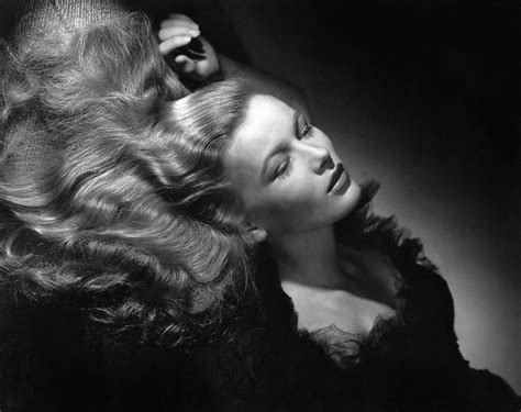 Veronica Lake The Peek A Boo Pinup Of Hollywood’s Golden