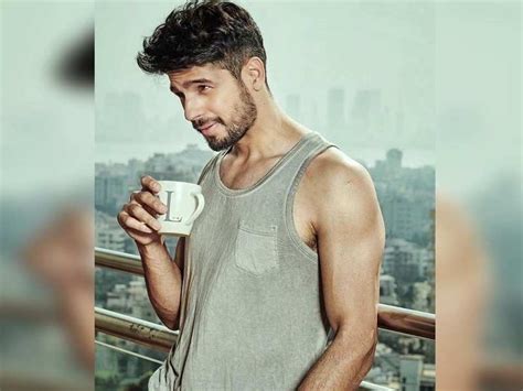 Sidharth Malhotra Shares A Super Cool Picture On His Instagram