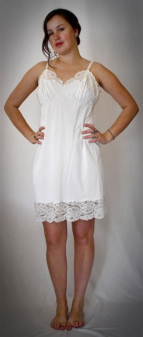 Vintage White Slip With Inset Lace Bodice And Hem Sz 38 Etsy