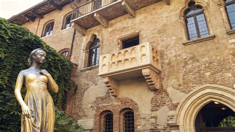 win  overnight stay  shakespeares juliet house  italy