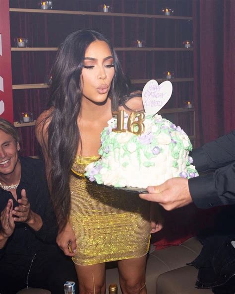 Kim Kardashian Celebrates 40th Birthday With Bikini Photos Bootymotiontv