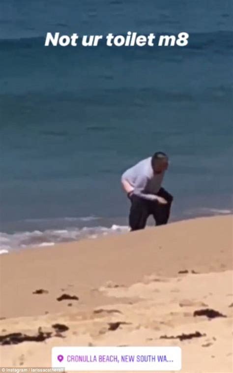 Man Bends Over And Poos Into The Ocean At Sydney Beach Daily Mail Online