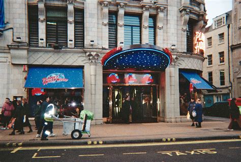 original planet hollywood london  piccadilly london hotels london planet hollywood