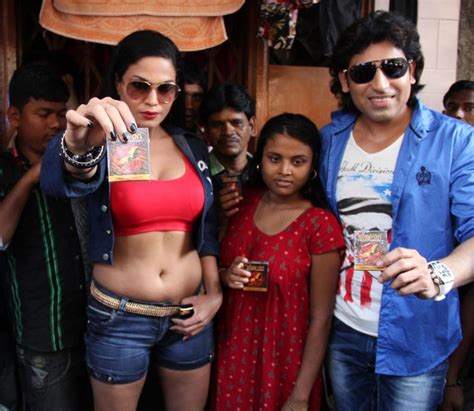 picture 478123 actress veena malik visits kamathipura photos new movie posters