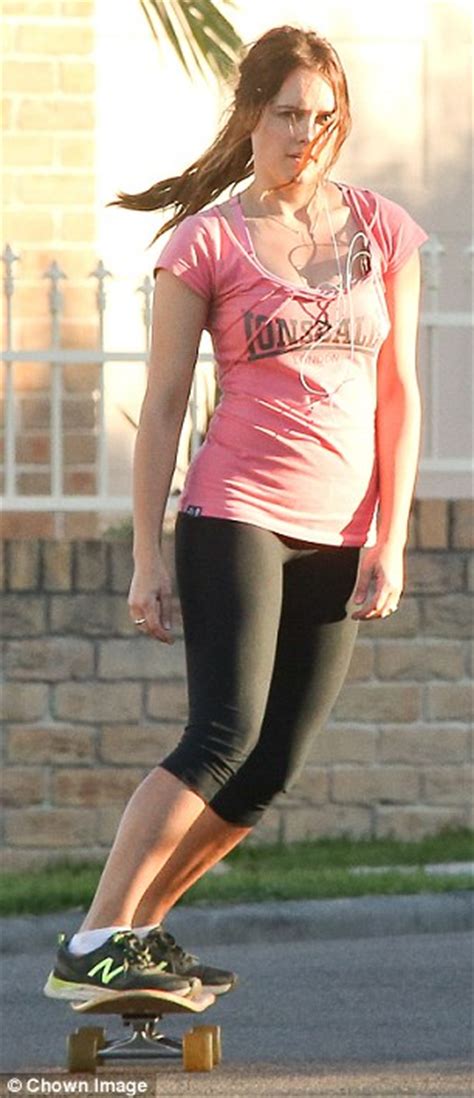 Former Home And Away Star Rebecca Breeds Shows Off Her Skateboarding