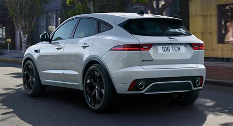 facelifted  jaguar  pace lands  tweaked  carscoops