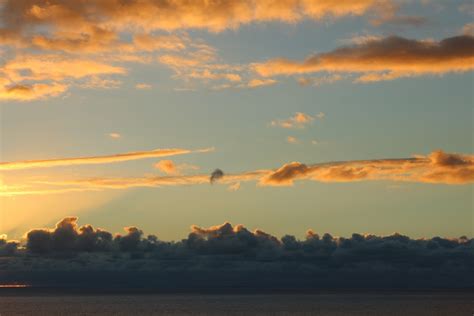 무료 이미지 바다 연안 대양 수평선 구름 태양 해돋이 일몰 햇빛 새벽 황혼 저녁 빨간 섬 푸른