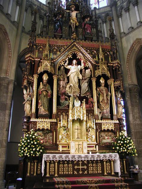 traditional roman catholic church altars   restored