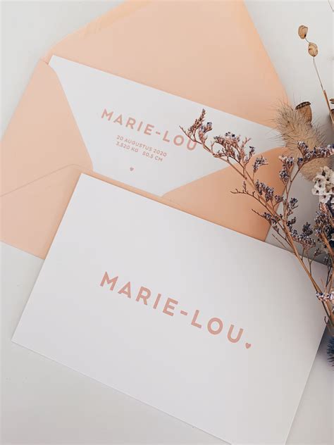 geboortekaartje marie lou gedrukt  letterpress peach op voor en achterkant place cards gift