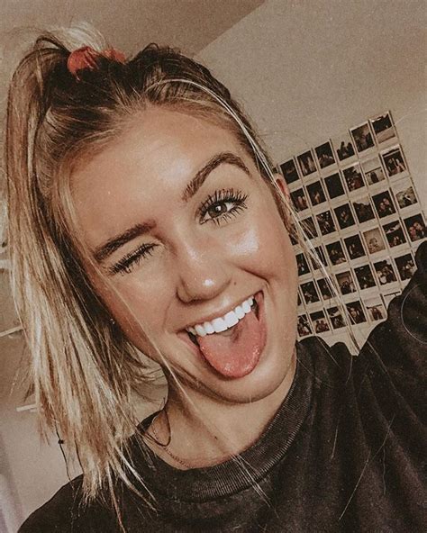 Pin By Chloe On Inspo Long Tongue Girl Selfie Ideas Instagram Artsy