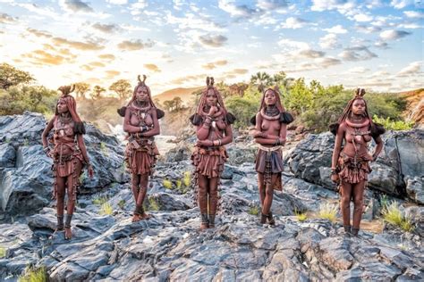 世界中の少数民族を色彩豊かに撮り続ける、ヨシダナギ個展 News Ima Online