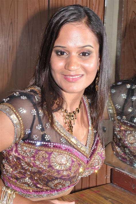 New Tamil Actress Ambika Hot Pics ~ Cinindya