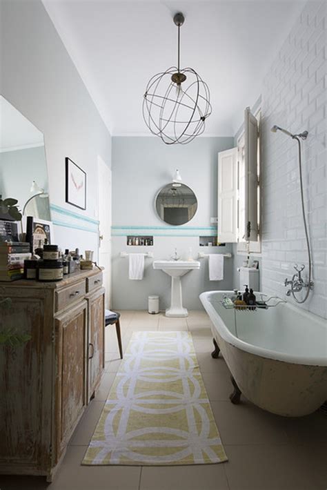 Add Glamour With Small Vintage Bathroom Ideas