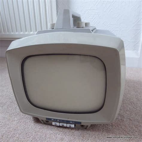 vintage  perdio portarama mk television portable  volt hrtv