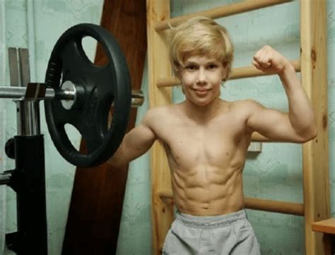 worlds strongest boy     push ups aged