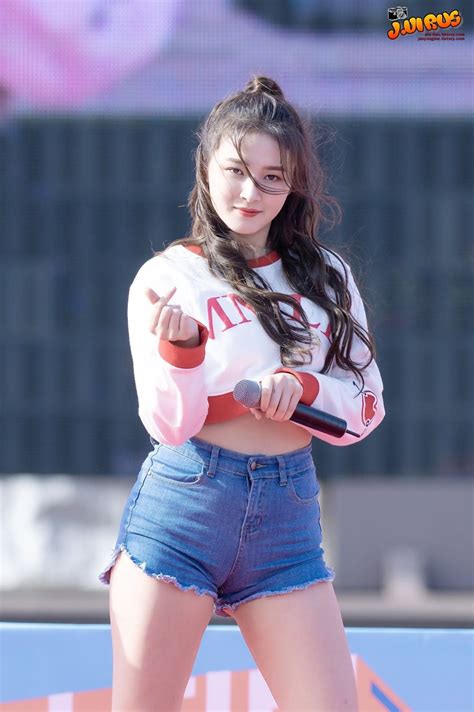 this is the most sexiest out fit of momoland nancy sexy k pop