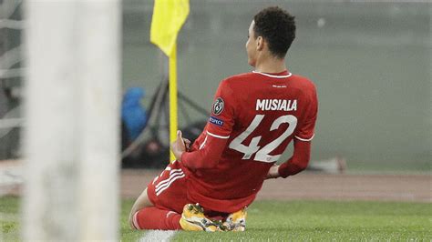 bundesliga jamal musiala  england youth international   shining  bayern munich