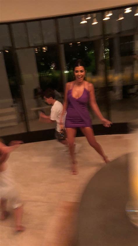 kourtney kardashian cleavage the fappening 2014 2019 celebrity photo leaks