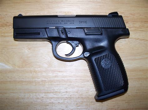 gungators gun blog  handgun review  smith wesson swve enhanced sigma mm semi