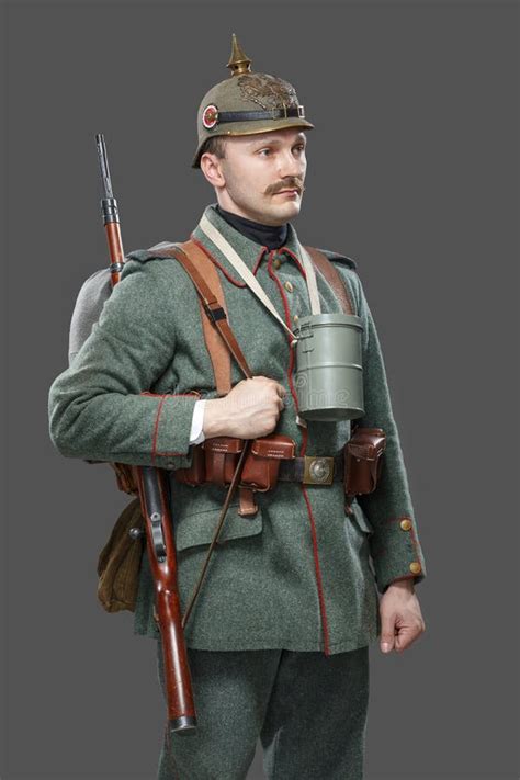 duitse infanterist tijdens de eerste wereldoorlog stock foto afbeelding