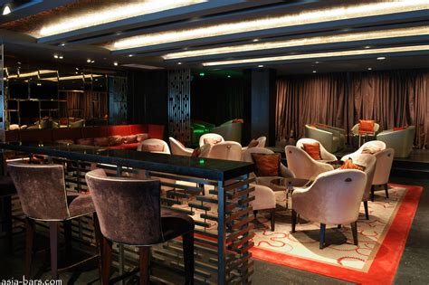 Mo Bar Glamour And Sophistication In Bar And Lounge At