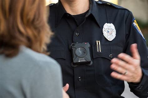 A Big Test Of Police Body Cameras Defies Expectations The New York Times