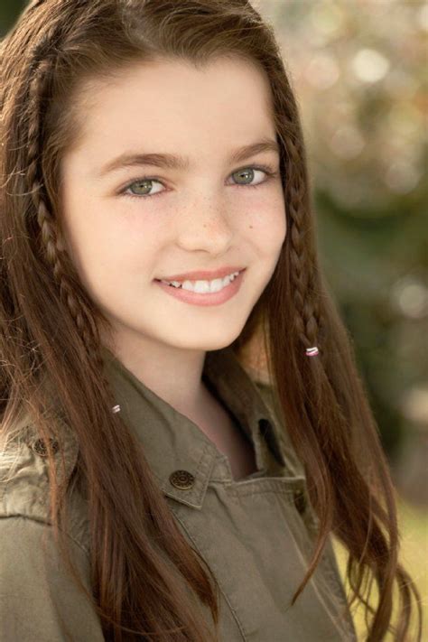 elizabeth hunter in 2023 brown hair green eyes girl with green eyes