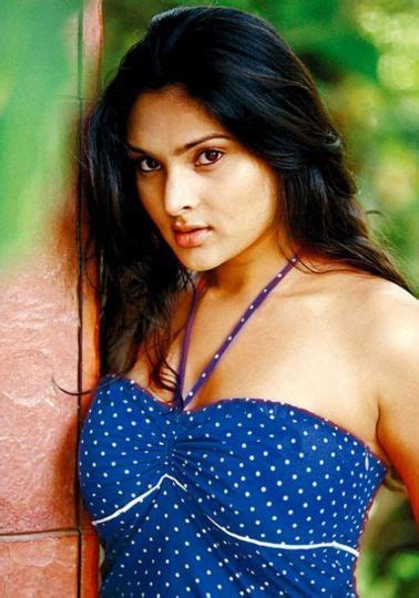 Tamil Hot Actress Hot Photos Divya Spandana Hot 2011