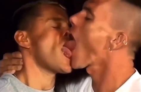 Gay Kissing Hot Deep Tongue Kissing