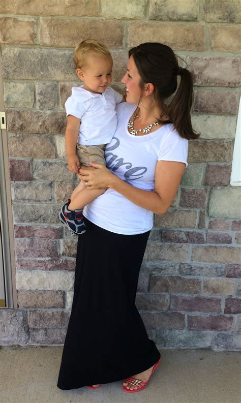 what i wore real mom style graphic tee and maxi skirt realmomstyle
