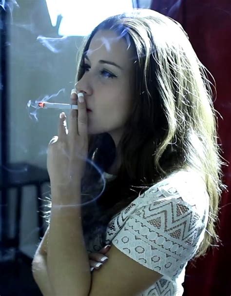 Pessoas Fumando Mulheres Fotos