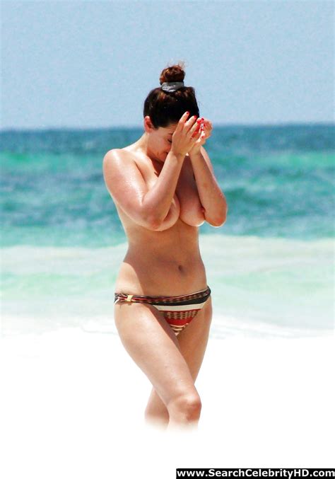 kelly brook topless on the beach in cancun 73 pics