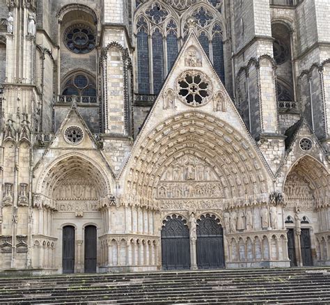 bourges cathedral loire daily photo