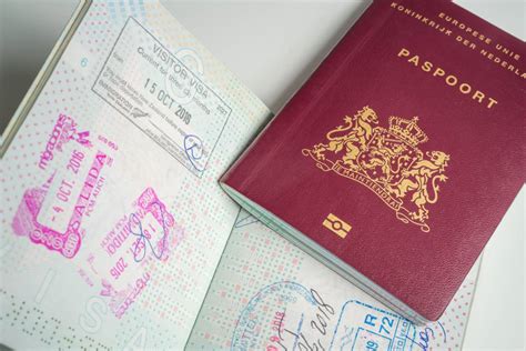 een nederlands paspoort aanvragen  het buitenland hoe doe je dat