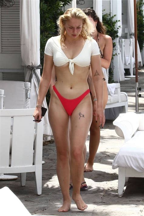 Sophie Turner At The Delano Hotel Pool In Miami August