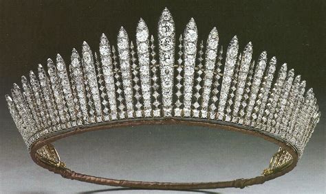 tiara mania queen mary   united kingdoms fringe tiara